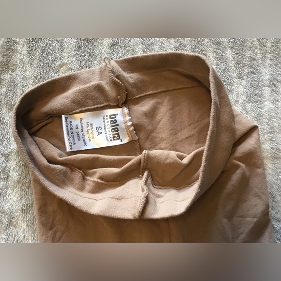 🌟🌟 Nylon/Spandex Tan Dance Tights 🌟🌟 - Picture 7 of 9